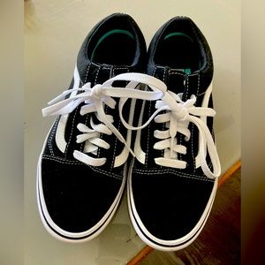 Vans women’s Comfycush Old Skool shoes in black